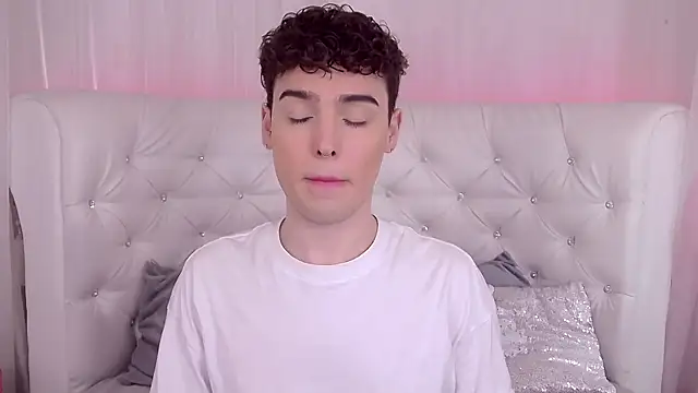 RobbyCharming online show from 09-26-25, 03:46
