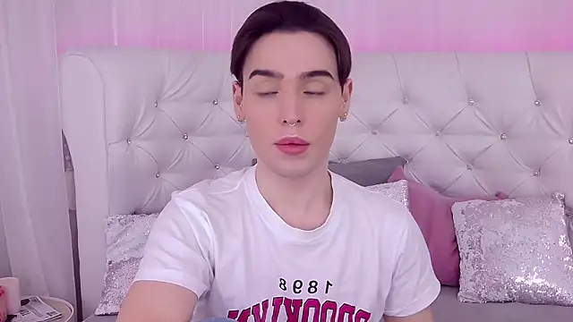 RobbyCharming online show from 02-17-25, 07:44