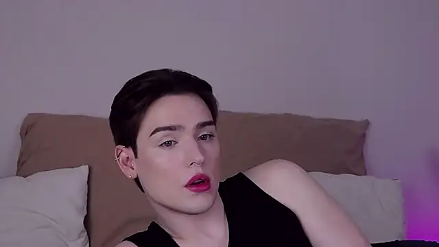 Snapshot of RobbyCharming chatting on 06-27-26, 07:47 RobbyCharming online show from 06-27-26, 07:47