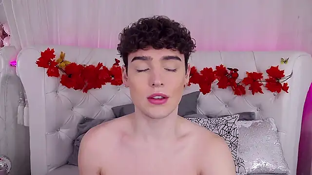 Snapshot of RobbyCharming chatting on 10-31-25, 03:47 RobbyCharming online show from 10-31-25, 03:47