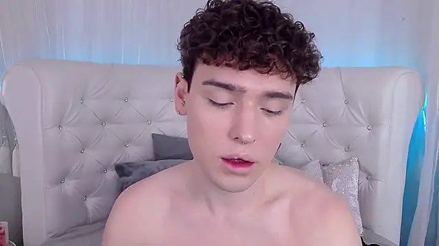 Snapshot of RobbyCharming chatting on 11-06-25, 03:32 RobbyCharming online show from 11-06-25, 03:32