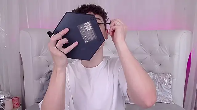 RobbyCharming online show from 10-03-25, 03:41