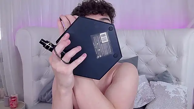 Snapshot of RobbyCharming chatting on 11-14-25, 03:43 RobbyCharming online show from 11-14-25, 03:43