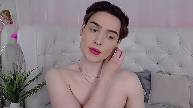 Snapshot of RobbyCharming chatting on 04-18-26, 04:37 RobbyCharming online show from 04-18-26, 04:37
