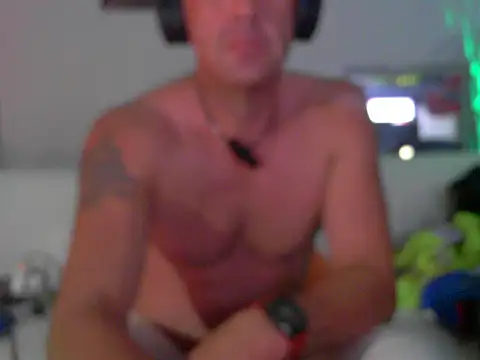 Snapshot of OSIRlS chatting on 10-02-25, 04:54 OSIRlS online show from 10-02-25, 04:54