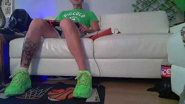 OSIRlS online show from 03-19-26, 01:22