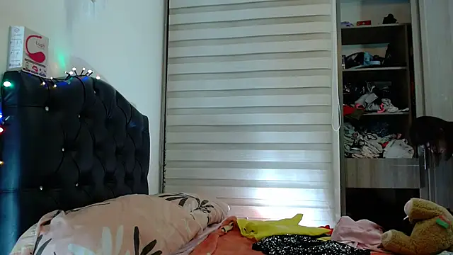 gooddes303salome online show from 11-17-25, 07:34