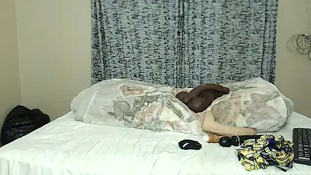 Snapshot of BELINDAXXXXX chatting on 03-11-26, 08:08 BELINDAXXXXX online show from 03-11-26, 08:08