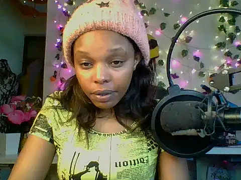 Snapshot of Anaconda2350 chatting on 05-18-26, 07:57 Anaconda2350 online show from 05-18-26, 07:57