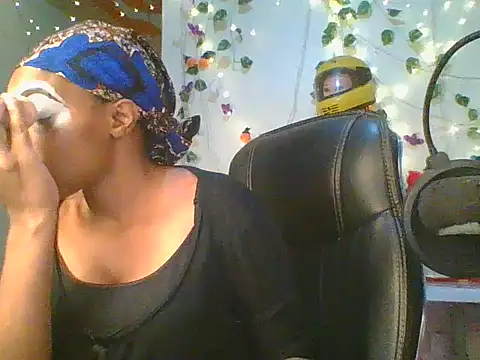 Snapshot of Anaconda2350 chatting on 05-23-26, 07:24 Anaconda2350 online show from 05-23-26, 07:24
