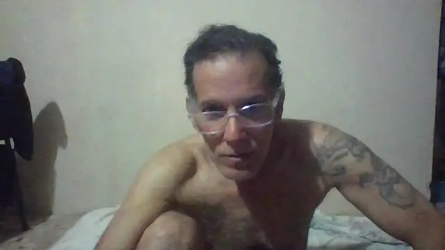 Snapshot of CaptainFox chatting on 07-19-26, 01:14 CaptainFox online show from 07-19-26, 01:14
