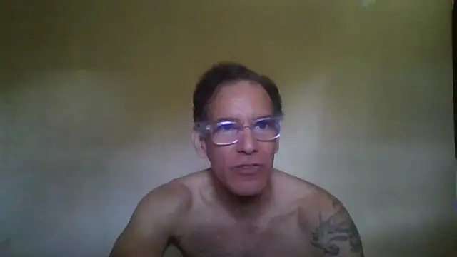 Snapshot of CaptainFox chatting on 07-21-26, 01:01 CaptainFox online show from 07-21-26, 01:01