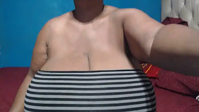 CUTEFIRMMELONSS online show from 04-15-26, 03:23