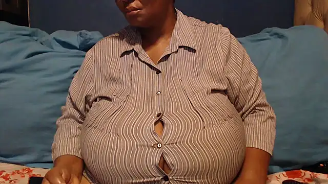 CUTEFIRMMELONSS online show from 02-12-26, 03:28