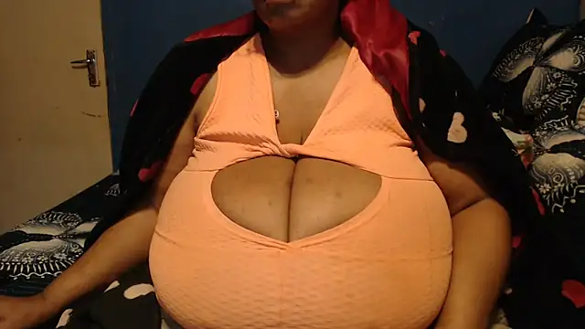 Snapshot of CUTEFIRMMELONSS chatting on 09-17-25, 08:33 CUTEFIRMMELONSS online show from 09-17-25, 08:33