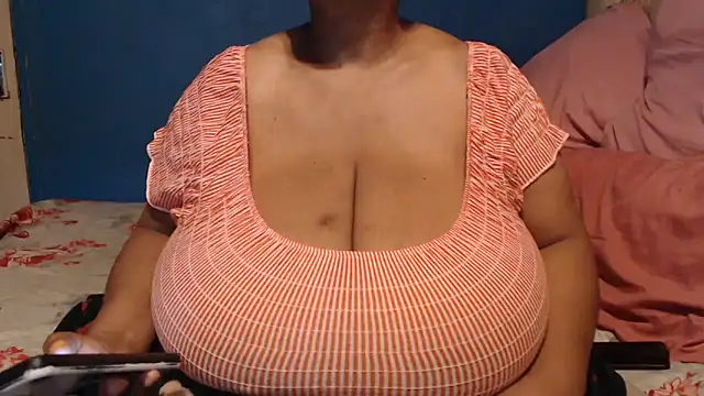 Snapshot of CUTEFIRMMELONSS chatting on 10-20-25, 07:14 CUTEFIRMMELONSS online show from 10-20-25, 07:14