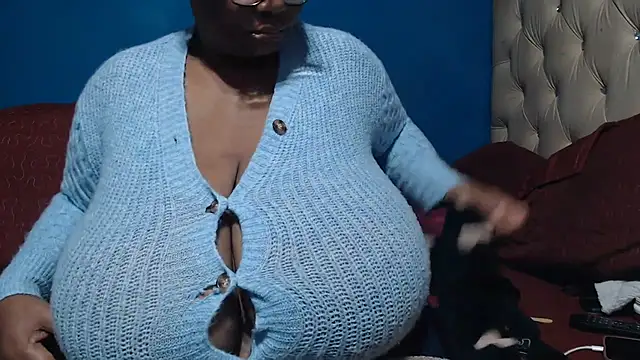 Snapshot of CUTEFIRMMELONSS chatting on 05-26-26, 03:48 CUTEFIRMMELONSS online show from 05-26-26, 03:48