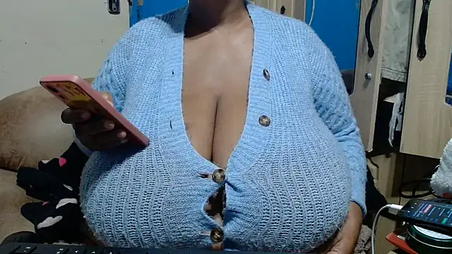 CUTEFIRMMELONSS online show from 07-15-26, 05:36