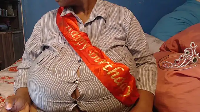 CUTEFIRMMELONSS online show from 02-11-26, 11:54