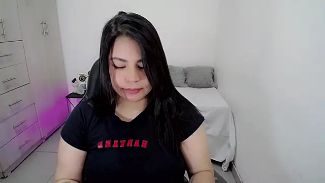 Snapshot of Youlittlepervertt_ chatting on 12-20-25, 10:56 Youlittlepervertt online show from 12-20-25, 10:56