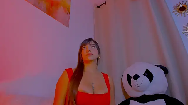 Snapshot of MariamRivera_ chatting on 02-15-26, 02:12 MariamRivera online show from 02-15-26, 02:12