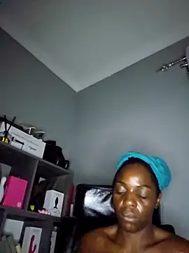 Shaniko89 online show from 02-04-26, 02:28