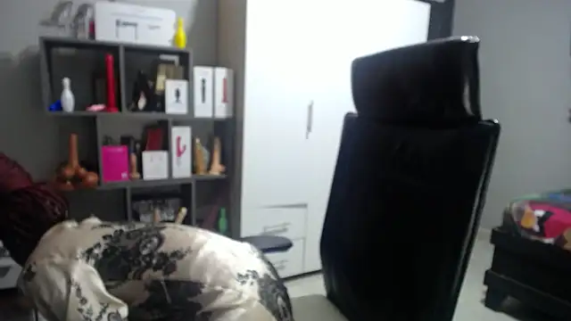 Snapshot of Shaniko89 chatting on 09-22-25, 12:16 Shaniko89 online show from 09-22-25, 12:16