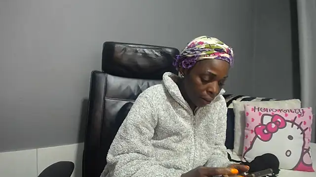 Snapshot of Shaniko89 chatting on 06-06-26, 12:43 Shaniko89 online show from 06-06-26, 12:43