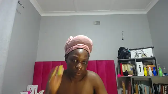 Shaniko89 online show from 11-06-25, 06:17