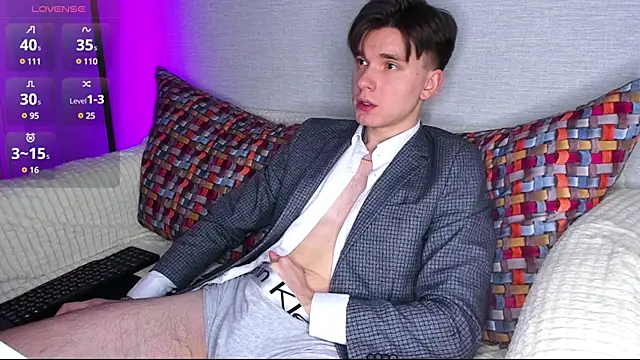 Snapshot of maxboy4 chatting on 02-03-25, 08:24 maxboy4 online show from 02-03-25, 08:24