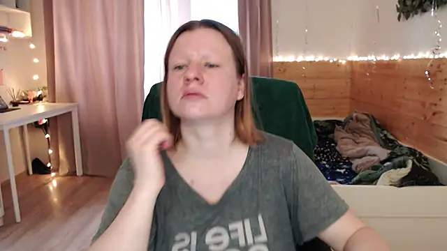 Snapshot of Exponent_5 chatting on 05-12-26, 05:08 Exponent 5 online show from 05-12-26, 05:08