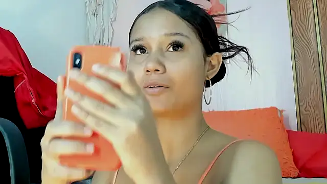 Snapshot of MarianaManzur chatting on 05-16-26, 04:28 MarianaManzur online show from 05-16-26, 04:28