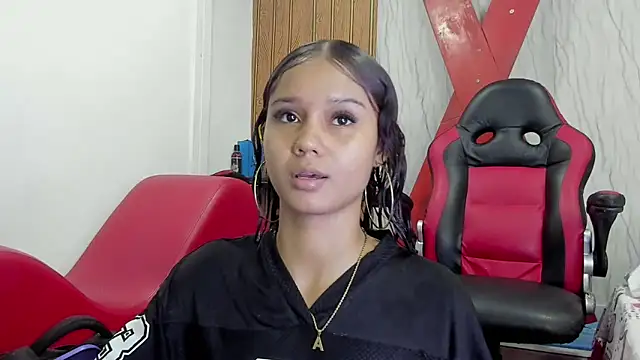 MarianaManzur online show from 02-05-26, 04:47