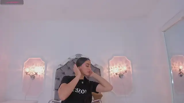 Valentina Ross  online show from 06-11-26, 12:35