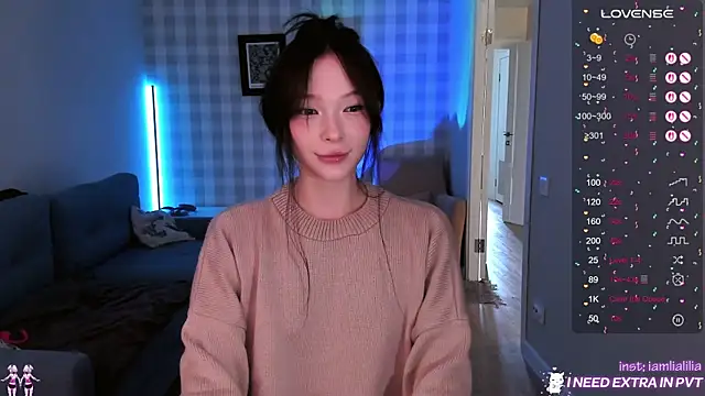 Snapshot of lialiliaa chatting on 10-05-25, 11:01 lialiliaa online show from 10-05-25, 11:01