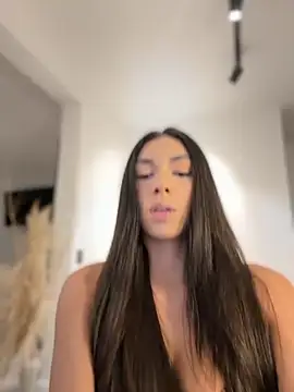 EllaSanz  online show from 10-22-25, 09:13