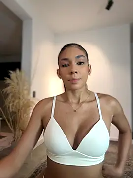 EllaSanz  online show from 10-25-25, 08:09