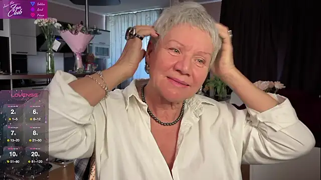 Snapshot of roxana_brooks chatting on 03-14-25, 02:41 roxana brooks online show from 03-14-25, 02:41