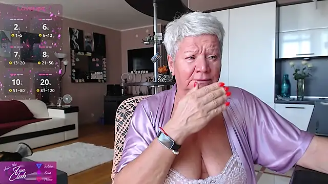 Snapshot of roxana_brooks chatting on 07-18-26, 06:11 roxana brooks online show from 07-18-26, 06:11