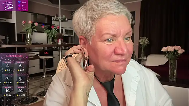 Snapshot of roxana_brooks chatting on 02-26-25, 06:04 roxana brooks online show from 02-26-25, 06:04