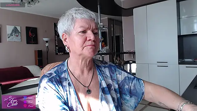 roxana brooks online show from 04-05-26, 08:10