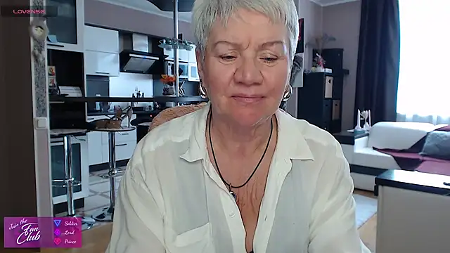 roxana brooks online show from 04-07-26, 01:46