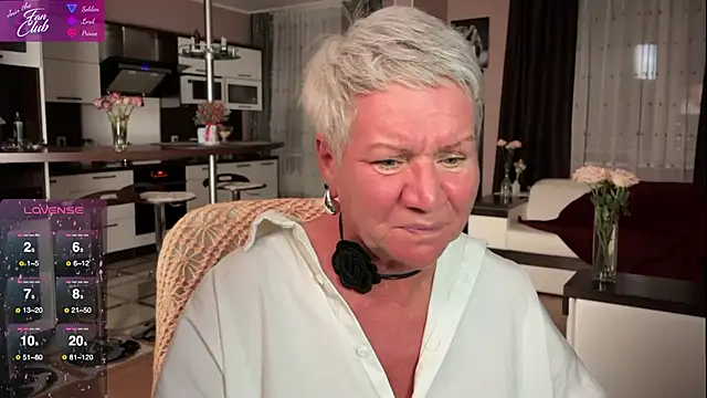 Snapshot of roxana_brooks chatting on 03-06-25, 07:43 roxana brooks online show from 03-06-25, 07:43