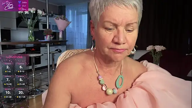 Snapshot of roxana_brooks chatting on 03-13-25, 03:06 roxana brooks online show from 03-13-25, 03:06