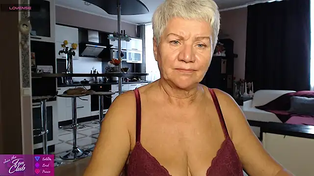 Snapshot of roxana_brooks chatting on 07-02-26, 10:32 roxana brooks online show from 07-02-26, 10:32