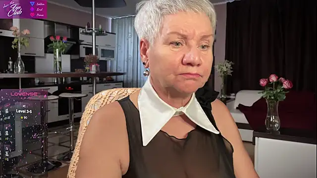 Snapshot of roxana_brooks chatting on 02-25-25, 02:15 roxana brooks online show from 02-25-25, 02:15