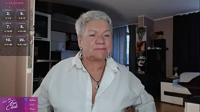Snapshot of roxana_brooks chatting on 09-23-25, 02:46 roxana brooks online show from 09-23-25, 02:46