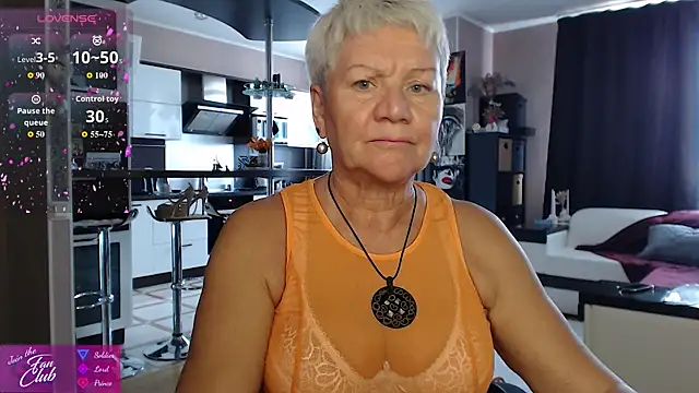Snapshot of roxana_brooks chatting on 06-19-26, 02:45 roxana brooks online show from 06-19-26, 02:45