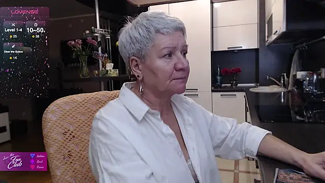 roxana brooks online show from 11-18-25, 02:42