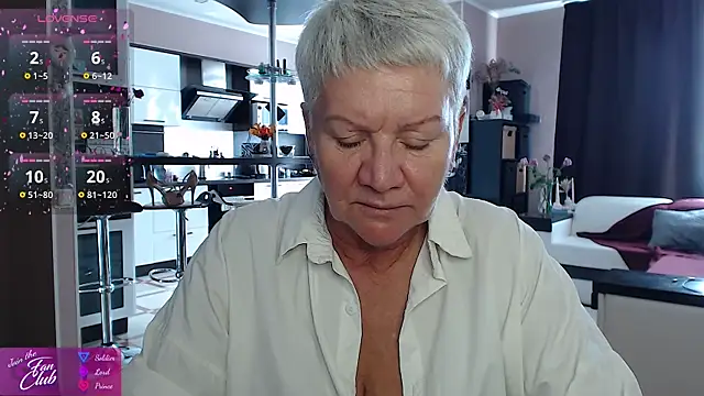 Snapshot of roxana_brooks chatting on 07-06-26, 10:55 roxana brooks online show from 07-06-26, 10:55